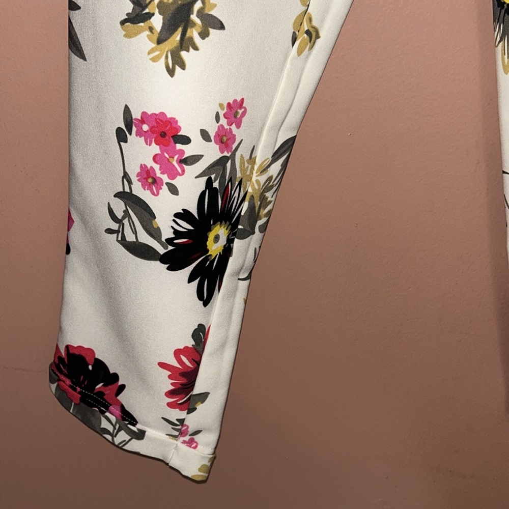 LIKE AN ANGEL FLORAL PANTS SZ L - Picture 5 of 9
